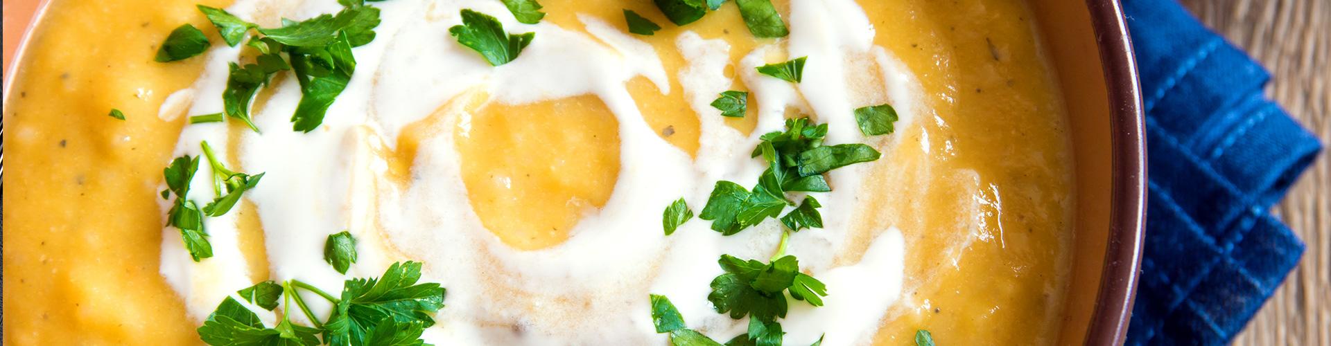 Velouté de Lentilles aux escargots en cappuccino de Chavignol 