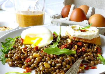 Berry green lentil salad