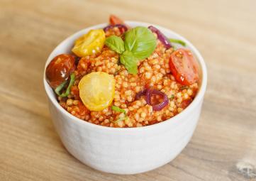 Risotto de millet à la tomate bol